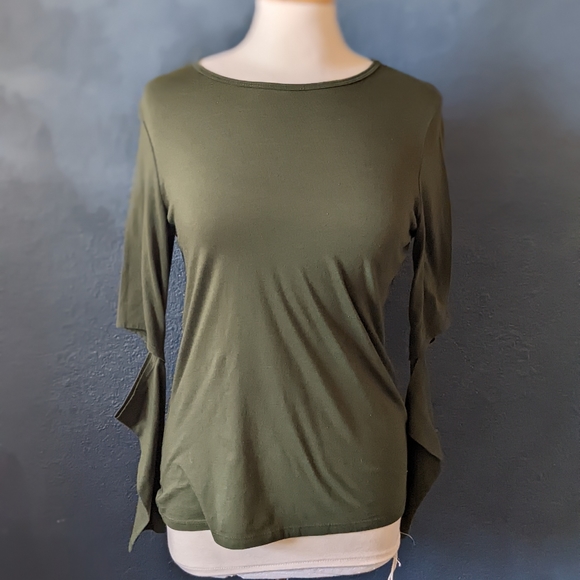Army Green Fabletics Long Sleeve top Medium - Picture 1 of 5